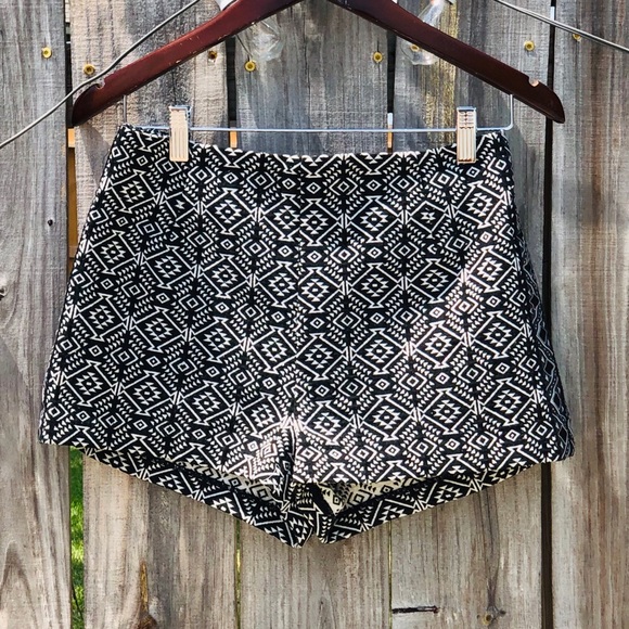 Ecote Kirsi Jacquard High-Rise Short Sz 6 - Picture 3 of 8